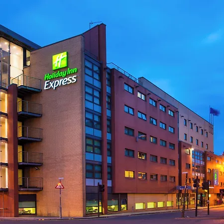 Holiday Inn Express Glasgow City Riverside By Ihg-2