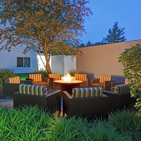 Courtyard Boston Raynham-2