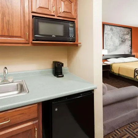 Super 8 By Wyndham Rochester-3