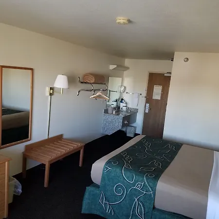 Travelodge By Wyndham Cheyenne-3