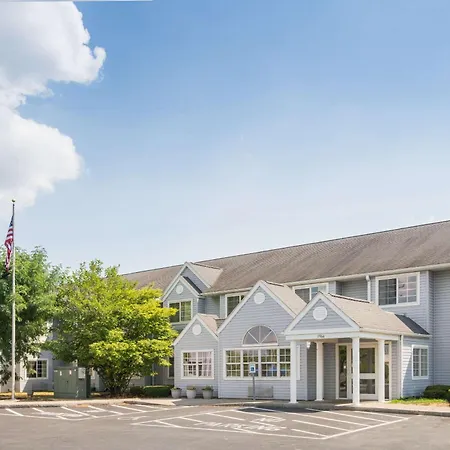 Microtel Inn & Suites By Wyndham-3