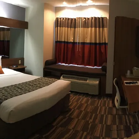 Microtel Inn & Suites By Wyndham Philadelphia Airport-2