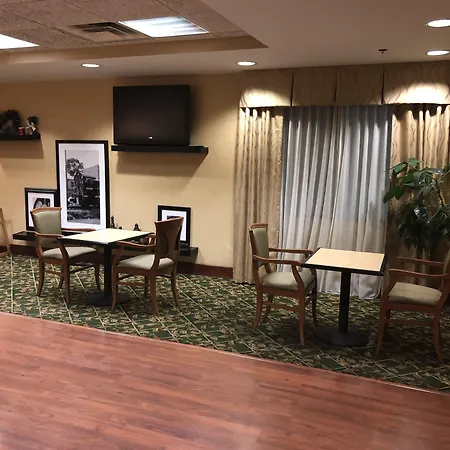 Hampton Inn Sidney-2