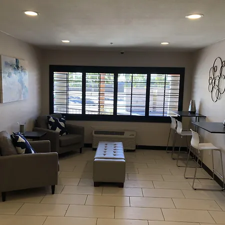 Baymont By Wyndham Phoenix I-10 Near 51St Ave-3