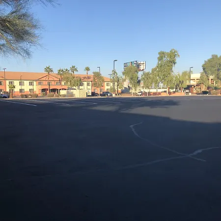 Baymont By Wyndham Phoenix I-10 Near 51St Ave-3