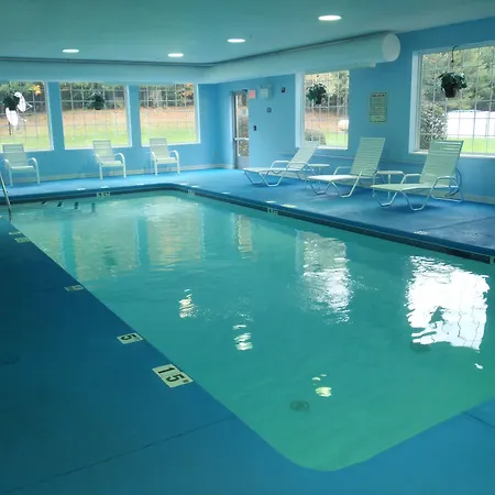 Comfort Inn & Suites-3
