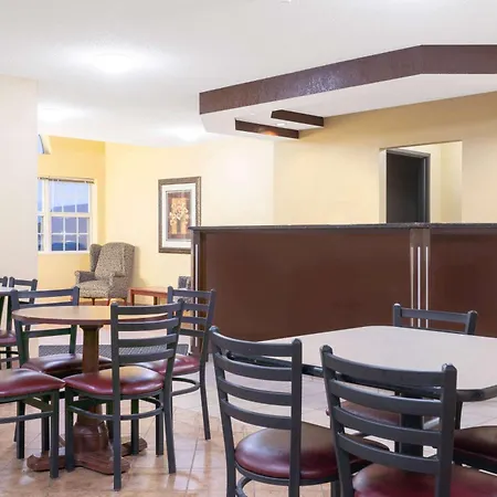Days Inn By Wyndham Faribault-3