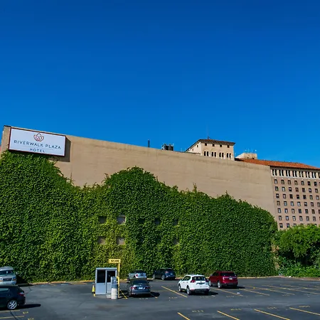 Riverwalk Plaza Hotel-2