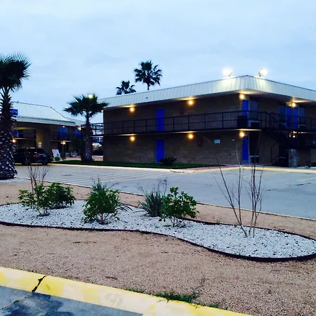 Americas Best Value Inn Beeville-3