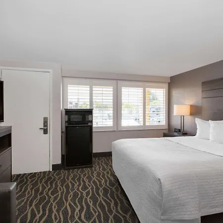 Days Inn By Wyndham Ukiah-3