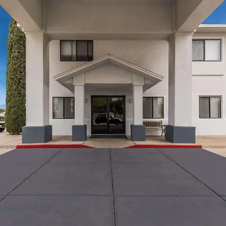 Quality Inn & Suites Artesia-3