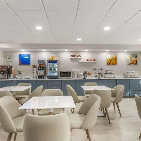 Comfort Inn & Suites Louisville Airport Fair & Expo-2