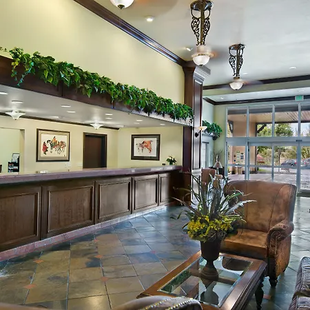 Oxford Suites Pendleton-3