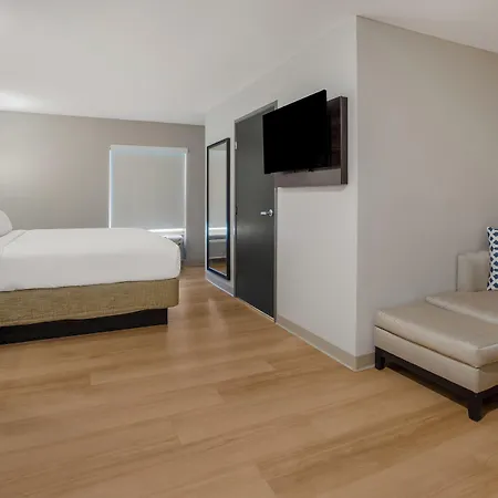 Quality Suites Lake Charles Downtown-3