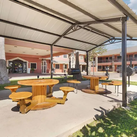 Best Western Plus Edinburg Inn & Suites-3