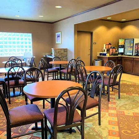 Days Inn By Wyndham Bernalillo-3