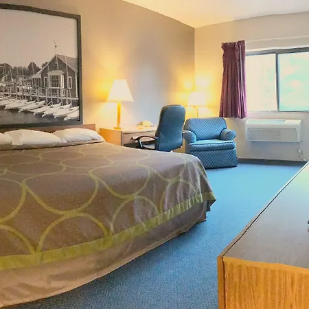 Super 8 By Wyndham Groton-3