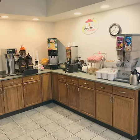 Super 8 By Wyndham Groton-2