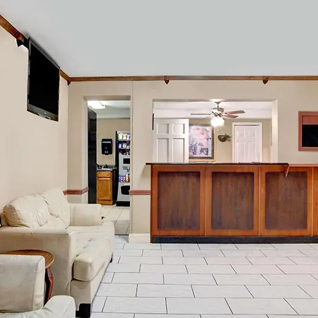Super 8 By Wyndham West Memphis-3
