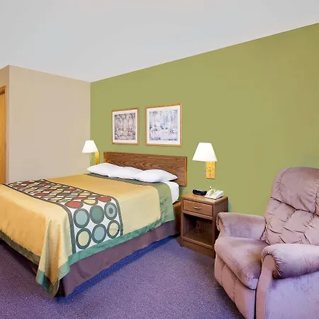 Super 8 By Wyndham Dyersville-3