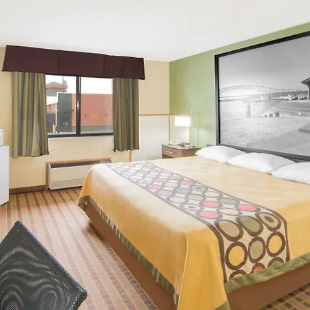 Super 8 By Wyndham Story City-3