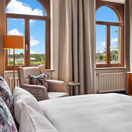 Hotel Bayerischer Hof Dresden-3