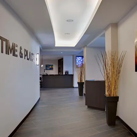 Hilton Vancouver Metrotown-3