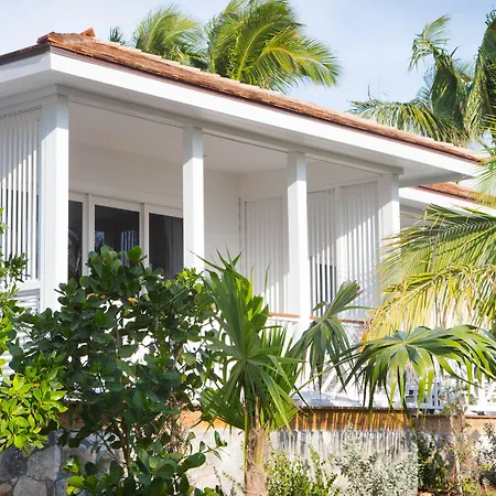 Coral Sands Inn & Cottages-2