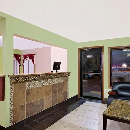 Super 8 By Wyndham Muncie/Ball St. College Area-3