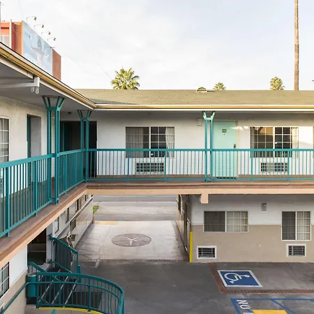Hollywood Guest Inn-3