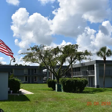 Super 8 By Wyndham Ocala I-75-2