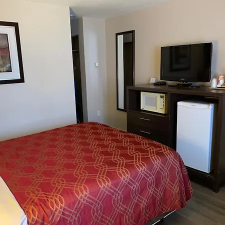Econo Lodge Inn & Suites Lethbridge - Henderson Lake-2