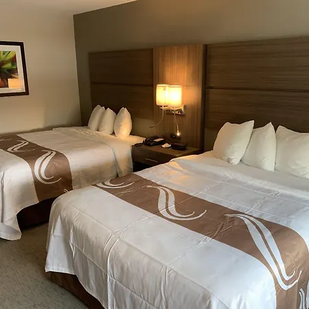 Quality Inn Mishawaka - South Bend-3
