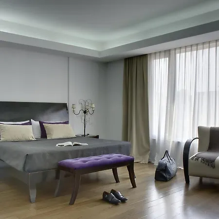Broadway Hotel & Suites-2