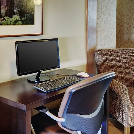 Lakeview Inns & Suites - Brandon-3