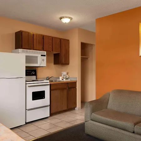 Travelodge By Wyndham Quesnel Bc-2