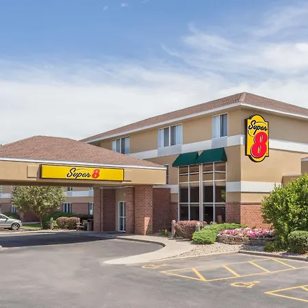 Super 8 By Wyndham Madison South-2