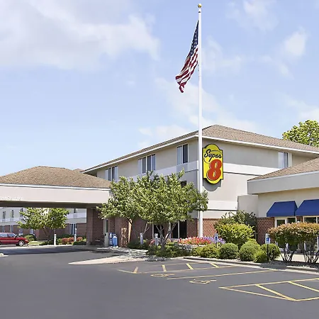 Super 8 By Wyndham Madison South-3