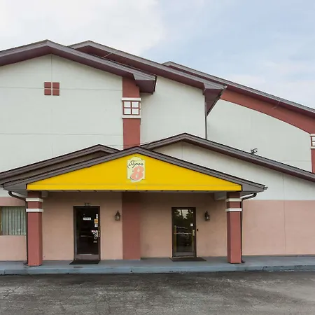 Super 8 By Wyndham Greensboro/Coliseum/Conv.-3