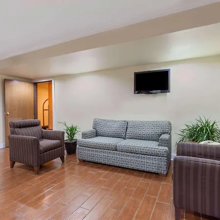 Super 8 By Wyndham Lexington Hamburg Area-2