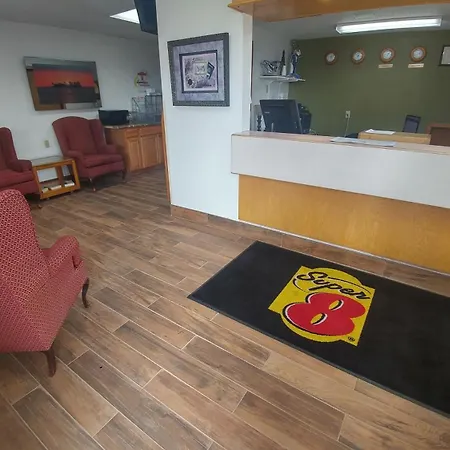 Super 8 By Wyndham Minot Airport-2