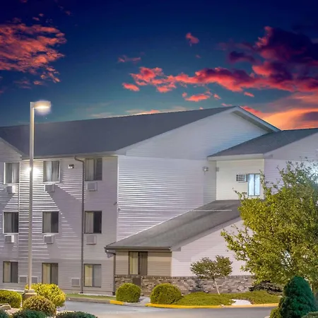 Super 8 By Wyndham Altoona-2