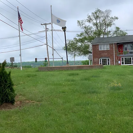 Super 8 By Wyndham Sturbridge-3
