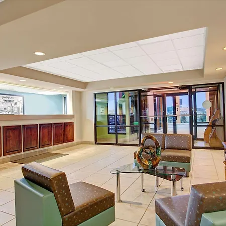Super 8 By Wyndham Knoxville East-2