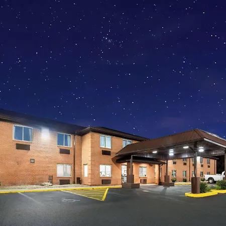 Super 8 By Wyndham Fairmont-3