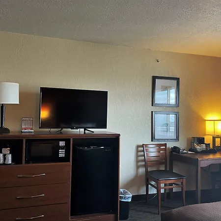 Quality Inn Petoskey-3
