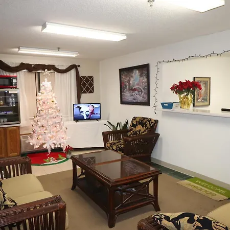 Travelodge By Wyndham Redwood Falls-3