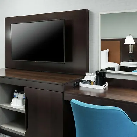 Hampton Inn & Suites Memphis-Beale Street-2