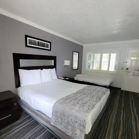 Redwood Creek Inn-3