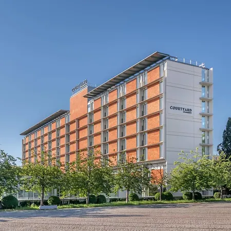 Courtyard By Marriott Linz-2